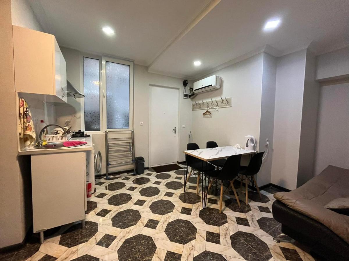 Apartamento Hello 2 Tiflis Exterior foto